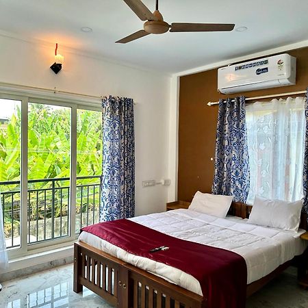 M M Residency Hotel Kochi Екстериор снимка