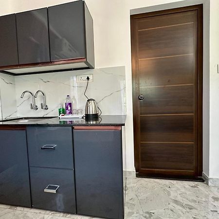 M M Residency Hotel Kochi Екстериор снимка