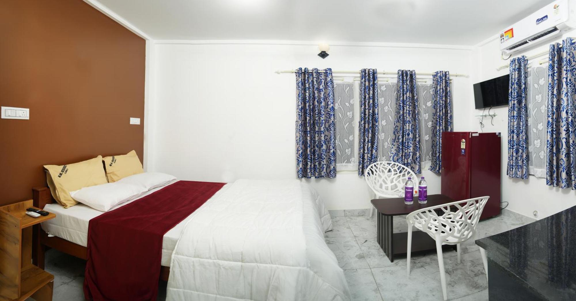 M M Residency Hotel Kochi Екстериор снимка