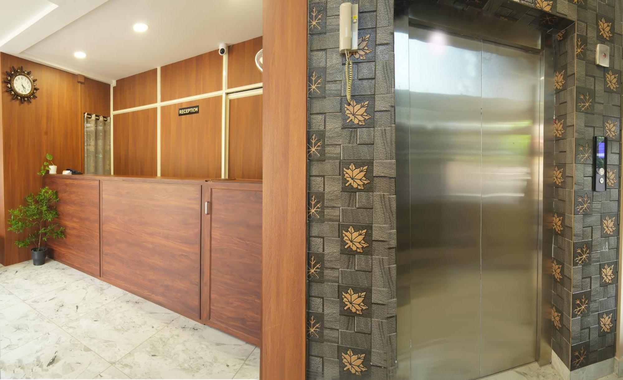 M M Residency Hotel Kochi Екстериор снимка