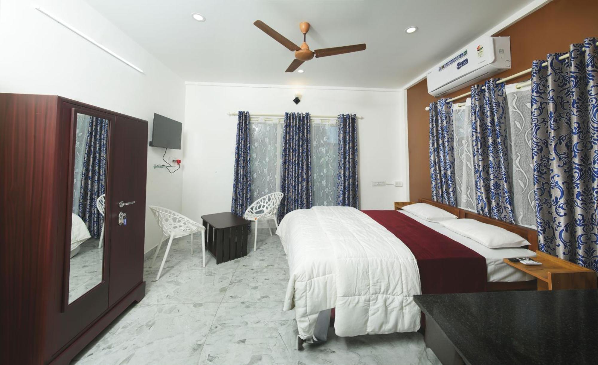 M M Residency Hotel Kochi Екстериор снимка