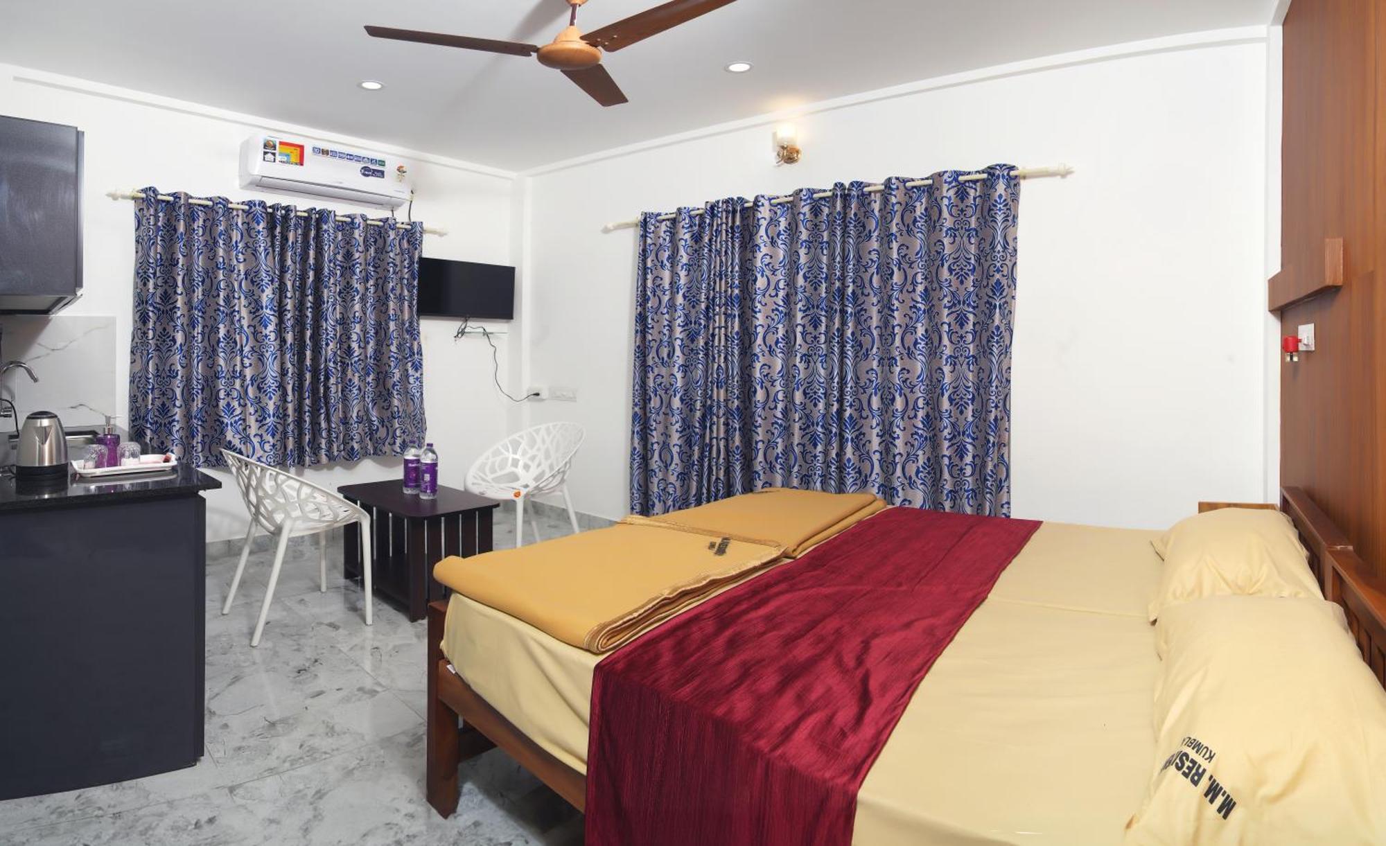 M M Residency Hotel Kochi Екстериор снимка