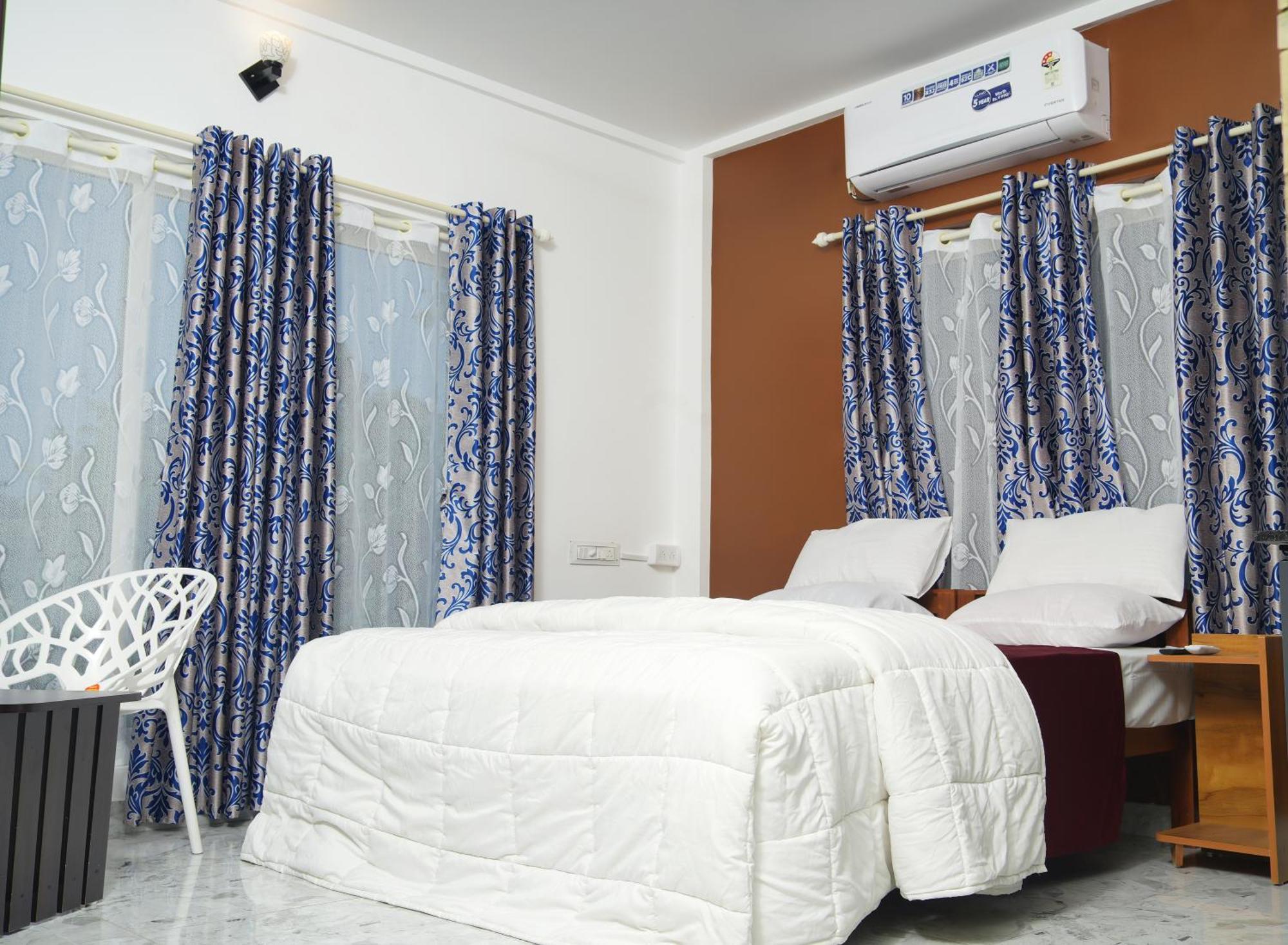 M M Residency Hotel Kochi Екстериор снимка