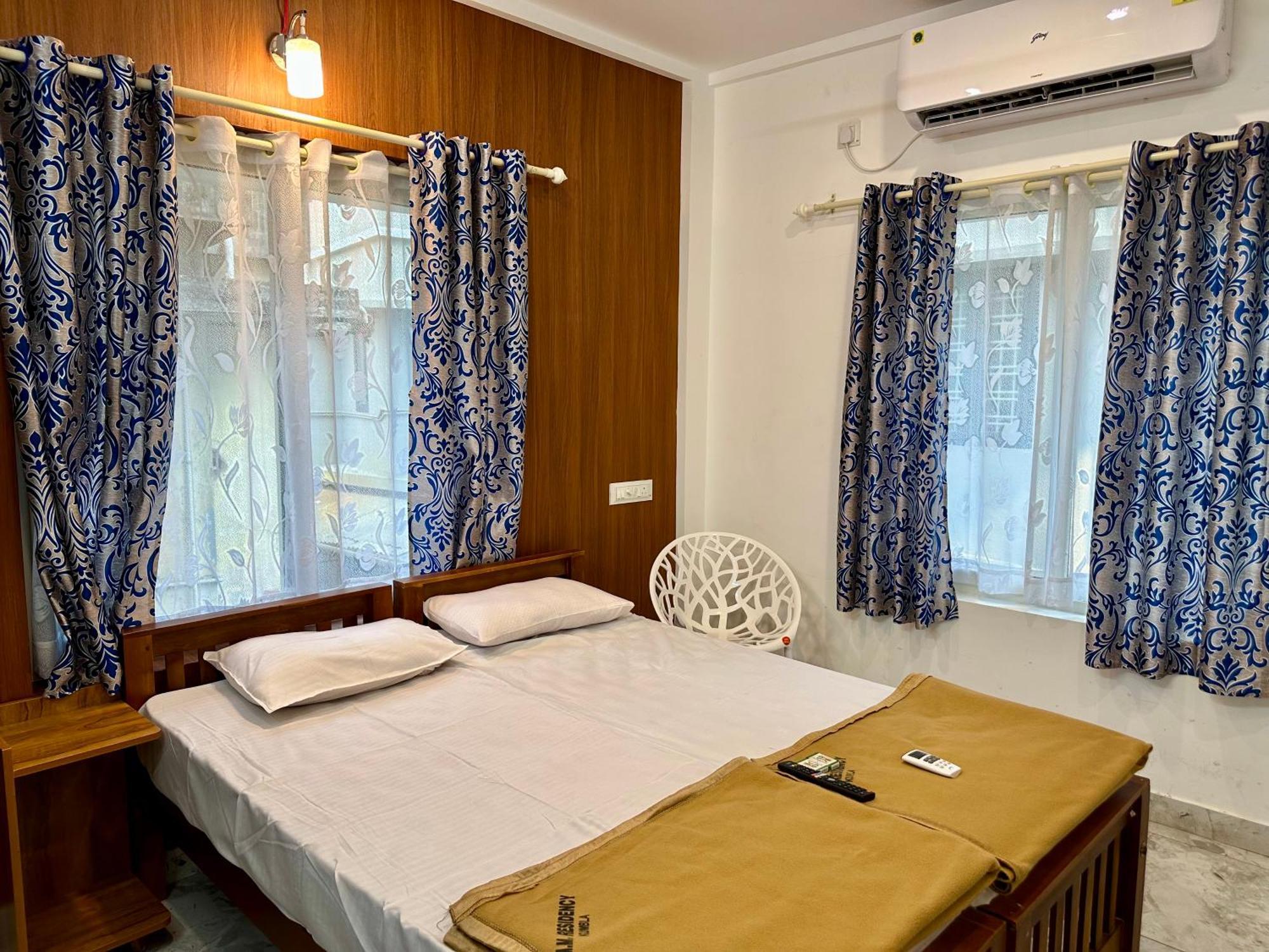 M M Residency Hotel Kochi Екстериор снимка