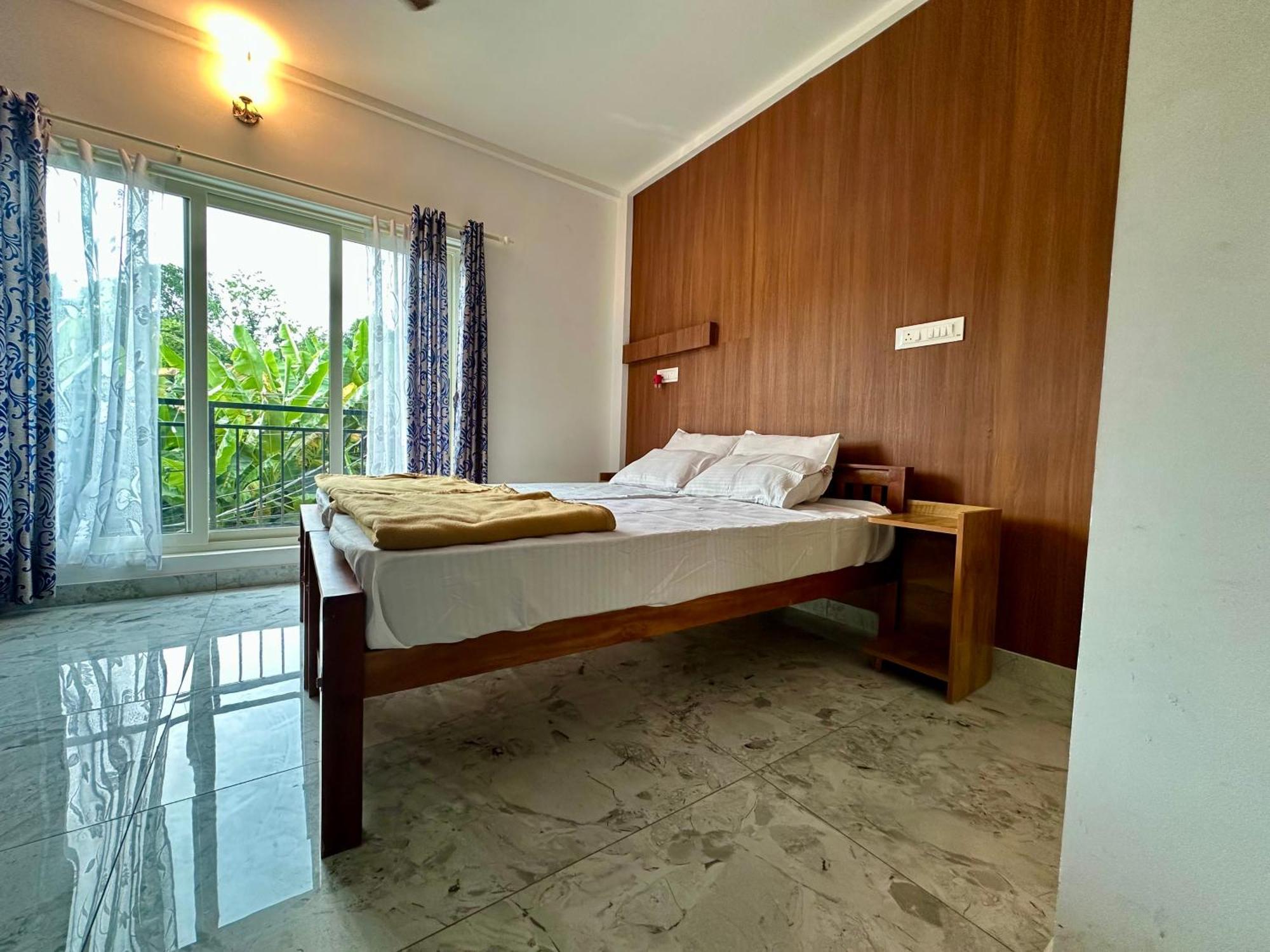 M M Residency Hotel Kochi Екстериор снимка