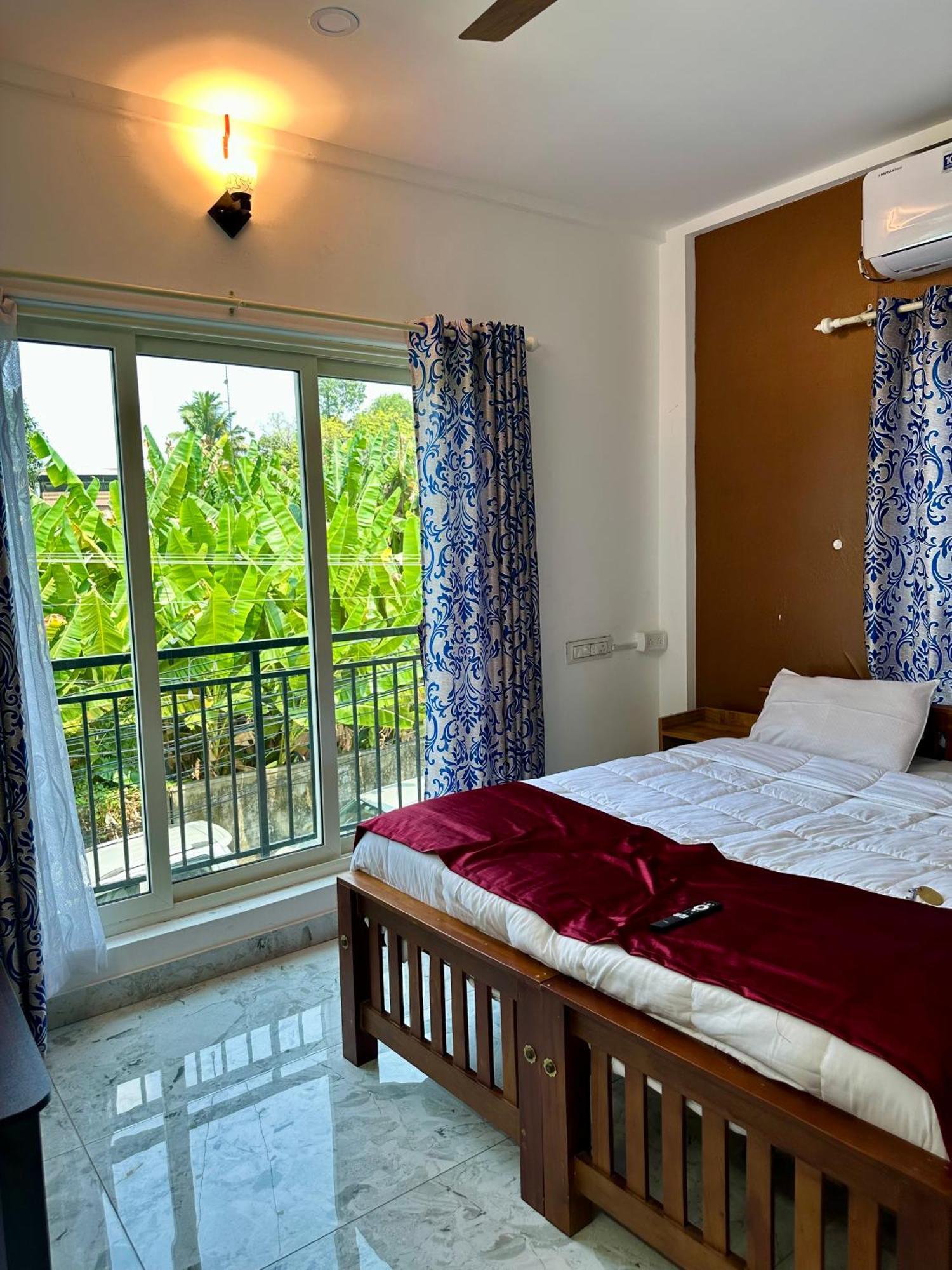 M M Residency Hotel Kochi Екстериор снимка