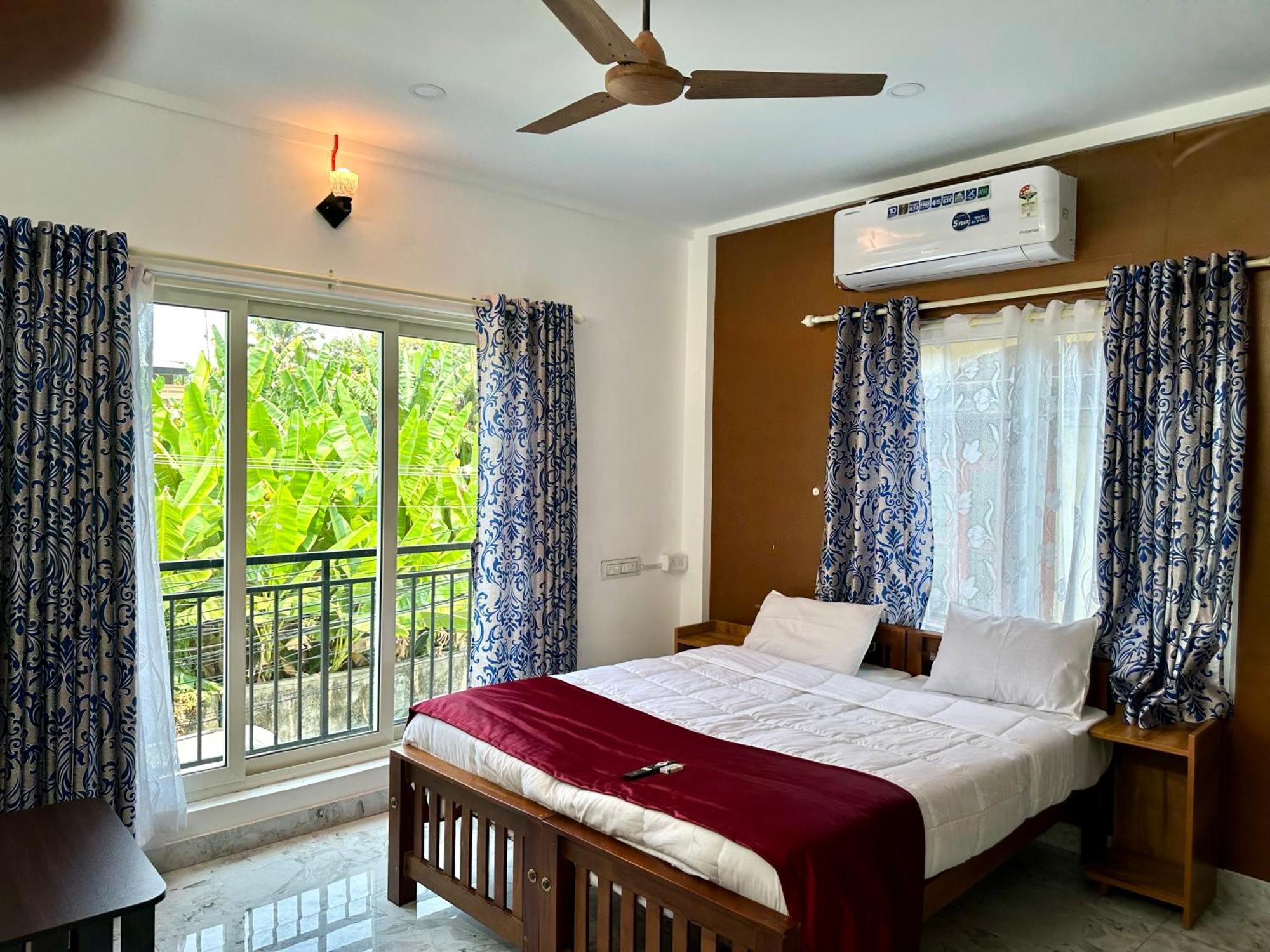 M M Residency Hotel Kochi Екстериор снимка